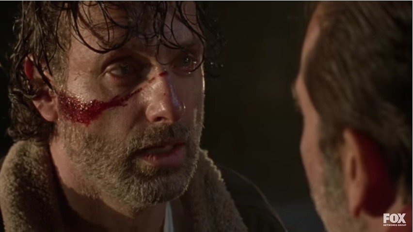 "The Walking Dead" sezon 7. Zobacz fragment pierwszego odcinka! Zagadka rozwiązana? [WIDEO]