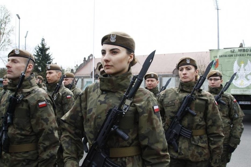 Około 90 ochotników z wielkopolskiej brygady Wojsk Obrony...