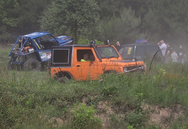 Podczas pikniku można było przejechać się samochodem terenowym, a opłata trafiała na leczenie chorego Krzysia.