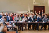 Ślubowanie nowej burmistrz Żar. Edyta Gajda oficjalnie zaczyna pracę w ratuszu. Kadencję rozpoczynają także radni