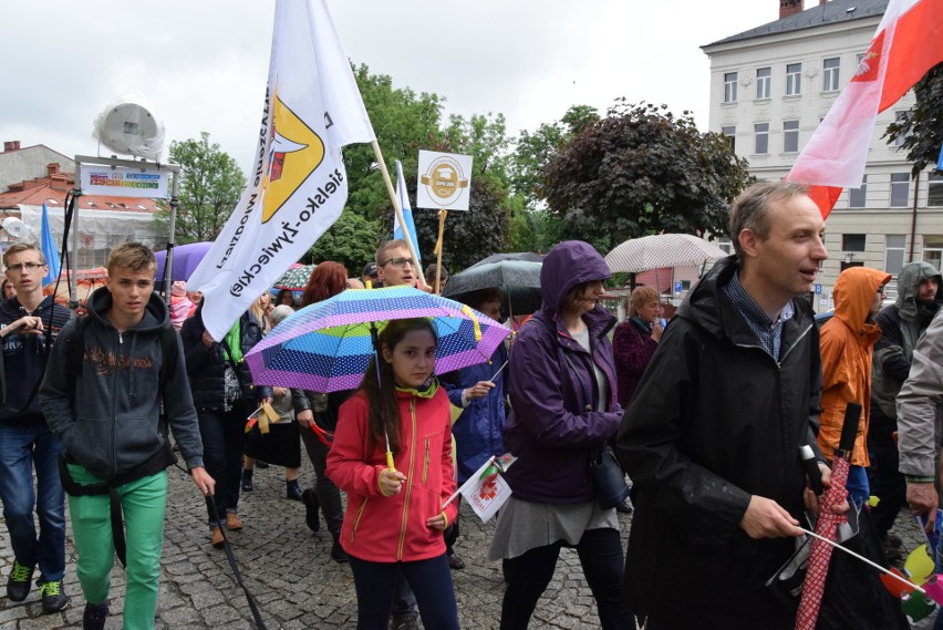 Marsz dla Życia i Rodziny przeszedł ulicami Bielska-Białej ZDJĘCIA