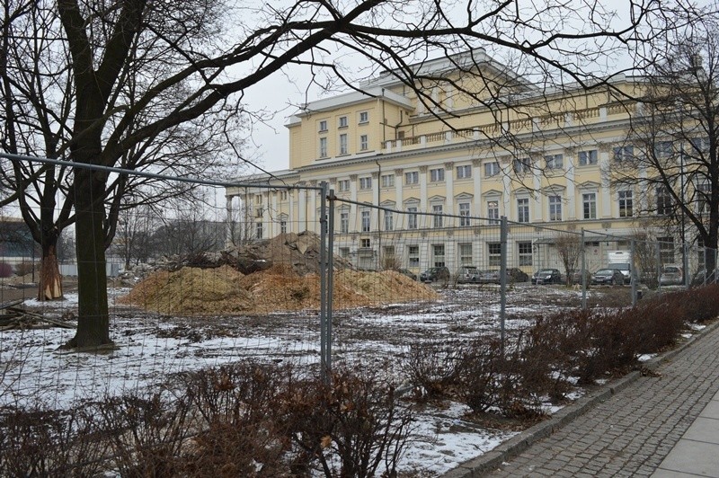 Wrocław: Zmienia się bulwar nad fosą [ZDJĘCIA]