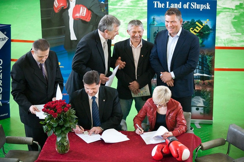 Miasto podpisało umowę z fundacją "Równe Szanse" Dariusza Michalczewskiego