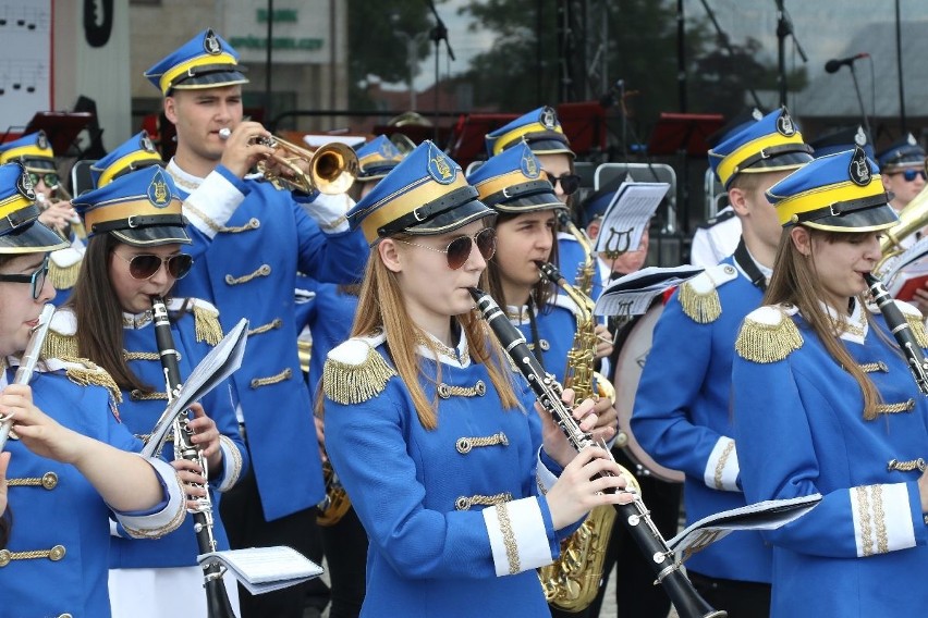 Wielkie show orkiestr dętych na daleszyckim Rynku