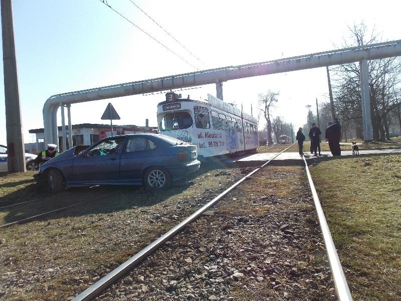Zderzenie samochodu z tramwajem w Gorzowie.