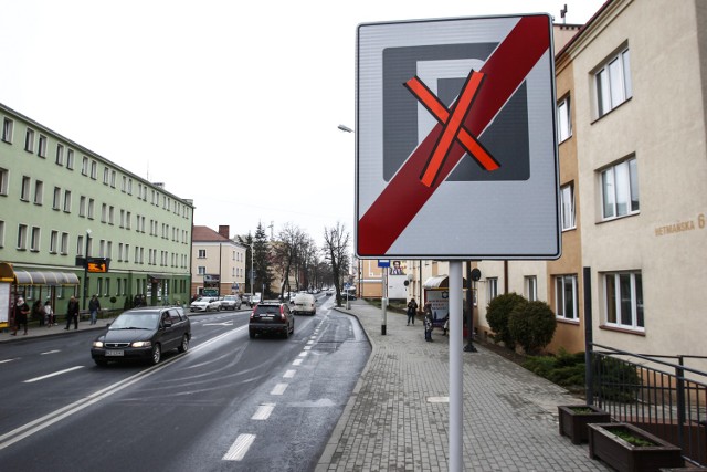 Z tej części ul. Hetmańskiej jest bardzo blisko do centrum Rzeszowa, w którym będą obowiązywać opłaty za parkowanie. Mieszkańcy obawiają się najazdu kierowców, którzy będą chcieli parkować tu za darmo.