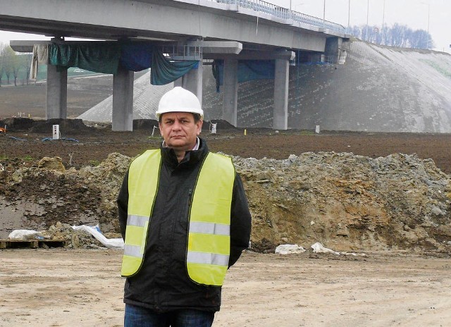 Roman Żak, kierownik inwestycji prowadzonej przez GDDKiA to najważniejszy człowiek na budowie