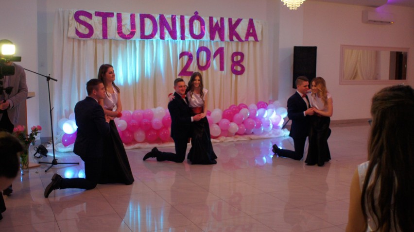 Studniówka 2018 Zespołu Szkół Powiatowych w Baranowie [ZDJĘCIA]