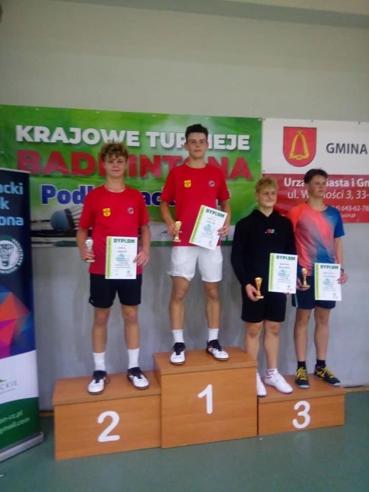 Bardzo dobra gra badmintonistów Stali Nowa Dęba podczas Krajowego Turnieju Młodzików Młodszych w ramach Podkarpacki Cup 2021