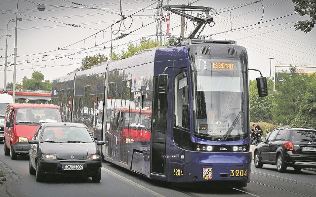 We Wrocławiu wciąż przybywa i będzie przybywało nowych tramwajów. Czy uda się tak ułożyć rozkłady, by kierowcy z aut przesiedli się do nich i nie korkowali centrum?