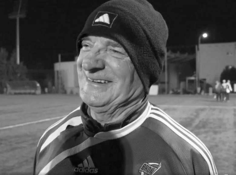 Zmarł 8 marca, miał 73 lata. Były piłkarz Broni Radom. W...