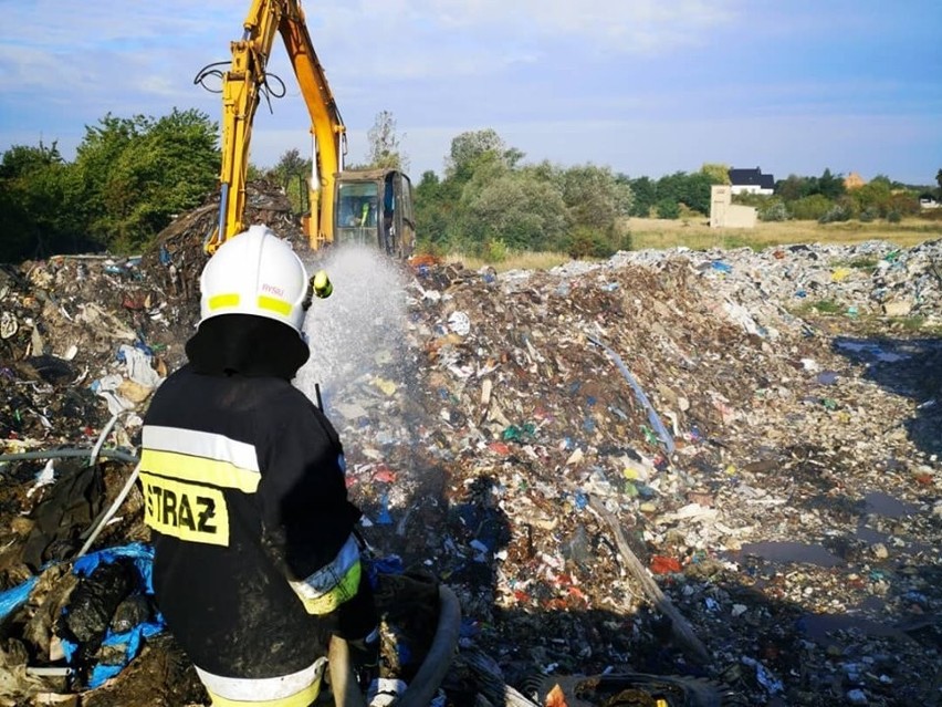 Mija trzecia doba odkąd wybuchł pożar wysypiska śmieci w...