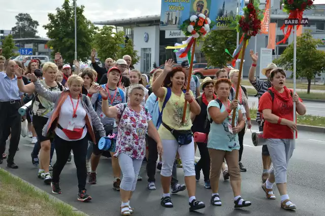 Piesza pielgrzymka wyszła ze Stalowej Woli w niedzielę 4 sierpnia