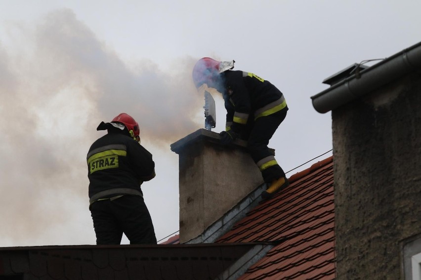 Według danych Centralnej Ewidencji Emisyjności Budynków, w...