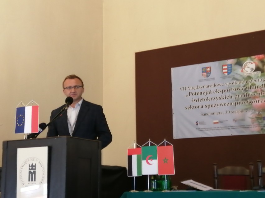 VII edycja międzynarodowych spotkań promujących  producentów rolno spożywczych - konferencja w Zamku Królewskim w Sandomierzu 