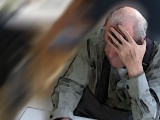 Choroba Alzheimera - zwróć uwagę na te symptomy! Takie są pierwsze objawy tej groźnej choroby