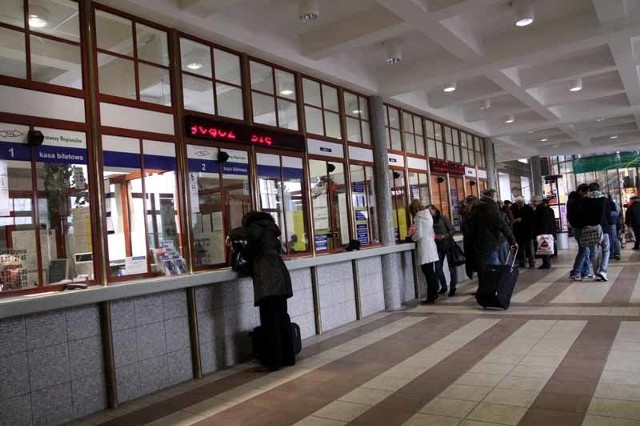 PKP S.A. chce, by kasy Przewozy Regionalne opuściły dworzec