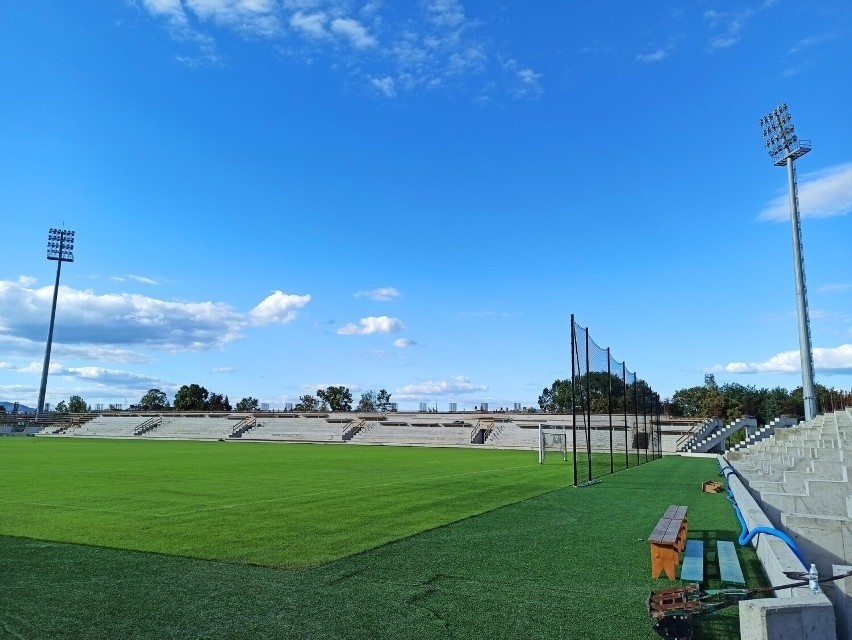 Stadion Sandecji to dziś jeden wielki plac budowy. Nowy...