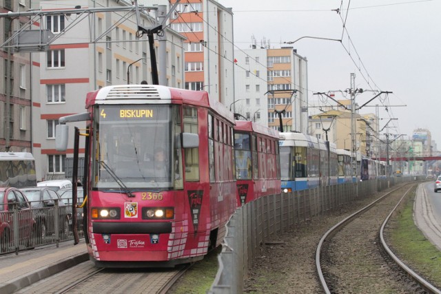 Wrocław: Komunikacja miejska na długi weekend. Tak pojadą tramwaje i autobusy w Boże Ciało (ROZKŁAD)