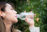 Japońska dieta wodna złagodzi zaparcia, oczyści organizm z toksyn i ułatwi odchudzanie. Ile można schudnąć na diecie wodnej z Japonii?