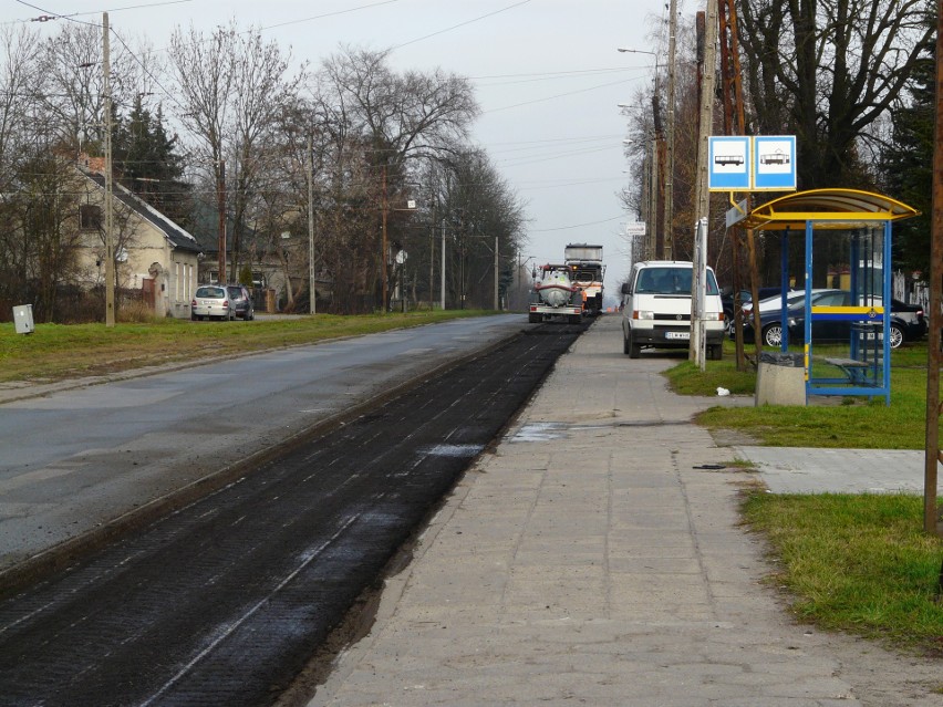 Są utrudnienia z dojazdem do Rzgowa i do Łodzi - zamknięto fragment głównej ulicy Pabianic ZDJĘCIA