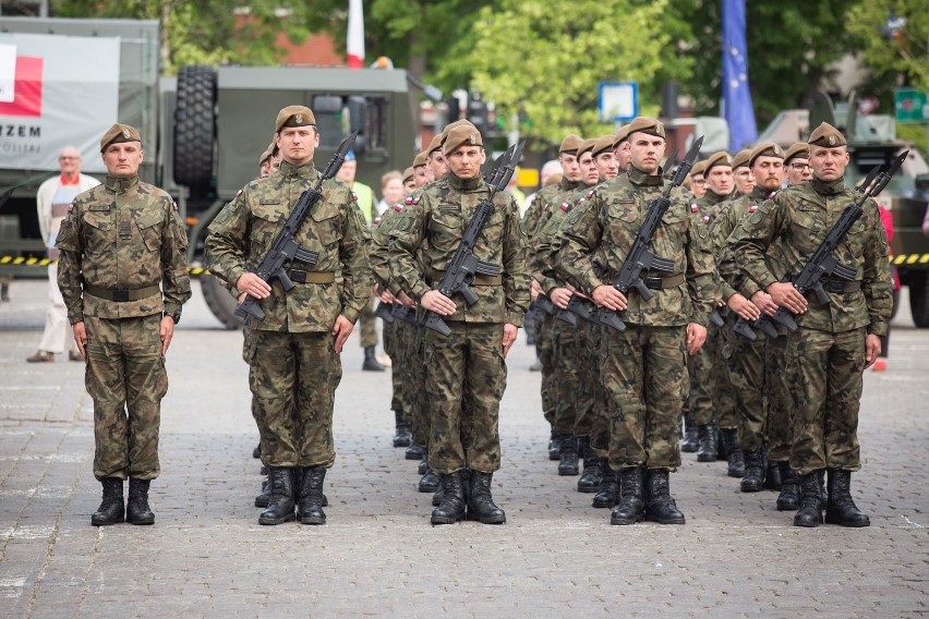 Kilkudziesięciu nowych żołnierzy Wojsk Obrony Terytorialnej...