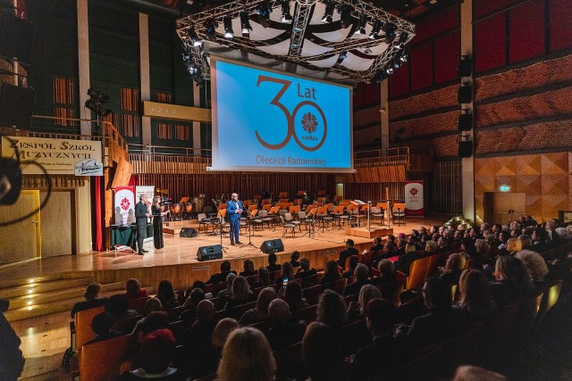 W sali koncertowej Zespołu Szkół Muzycznych odbyła się gala 30-lecia caritas Diecezji Radomskiej.