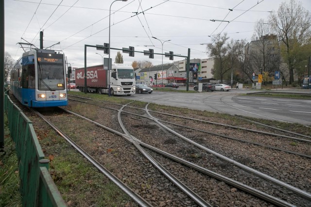 12.11.2019 krakowulica wielicka skrzyzowanie nowosadecka rzojad tramwajowy torowisko  fot. anna kaczmarz / dziennik polski / polska press