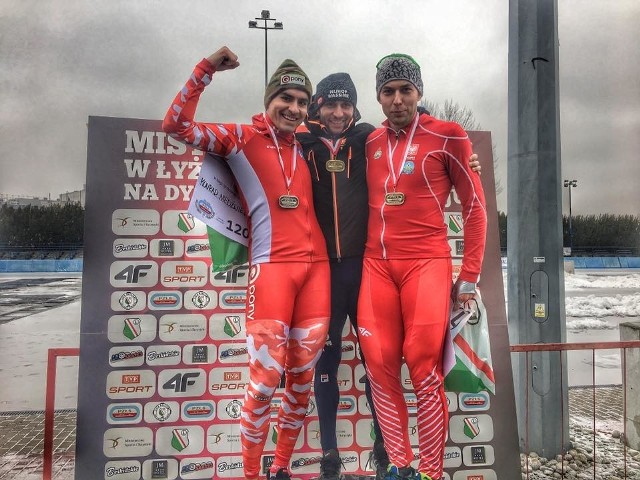 Tak wyglądało podium MP w biegu na 1500 m. Od lewej: Jan Szymański, Konrad Niedźwiedzki i Zbigniew Bródka