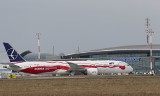Jedyny Dreamliner w barwach biało-czerwonych na "100 lecie Niepodległości" wylądował na lotnisku w Jasionce
