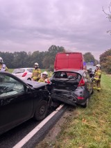 Wypadek na drodze wojewódzkiej 780 pod Krakowem. Zderzyły się trzy pojazdy, są duże utrudnienia