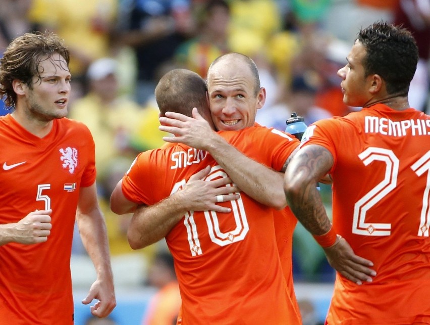 Mundial 2014: Holandia - Meksyk 2:1 [RELACJA, ZDJĘCIA] Pomarańczowi coraz bliżej wycieczki w kosmos