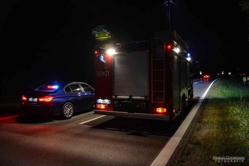 34-latek potrącony na Wisłostradzie w Tarnobrzegu. Szedł środkiem drogi, był pijany! [ZDJĘCIA]