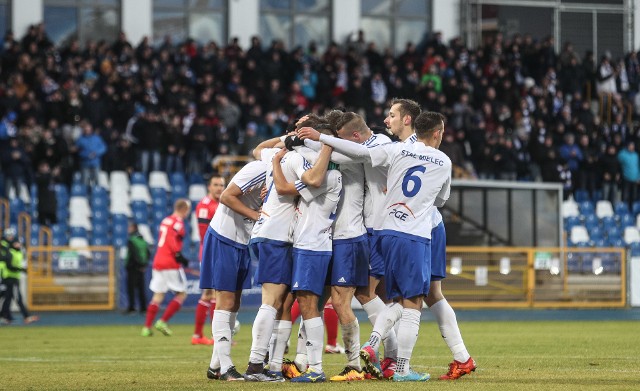 1. liga. Stal nie dała szans Chrobremu. Trzy gole mielczan i efektowny triumf