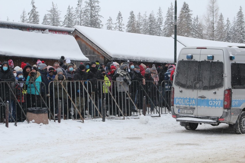 Zakopane. Kibice nie zawiedli. Tłum przed Wielką Krokwią...