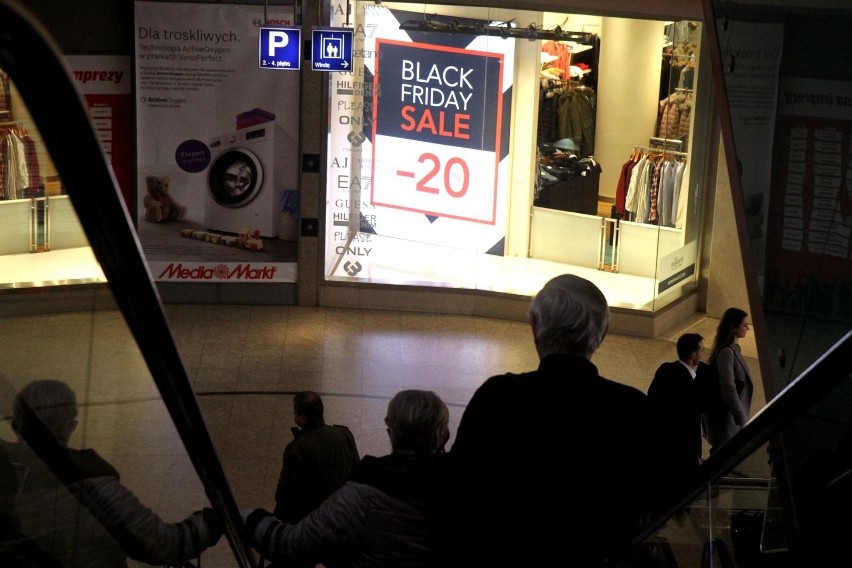 Black Friday 2018. Promocje, czym jest "Czarny piątek" oraz kiedy wypada? Które sklepy wprowadzą promocje na Black Friday 2018?