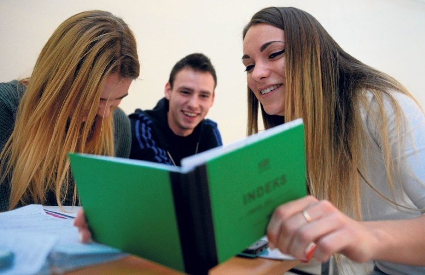 Jeśli policzyć tylko studentów, to w Polsce według danych...