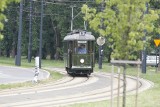 Zwiedzamy Łódź zabytkowym tramwajem nr. 120. Dziś wyjechał na ulice miasta. Sprawdź, jakimi trasami pojedzie