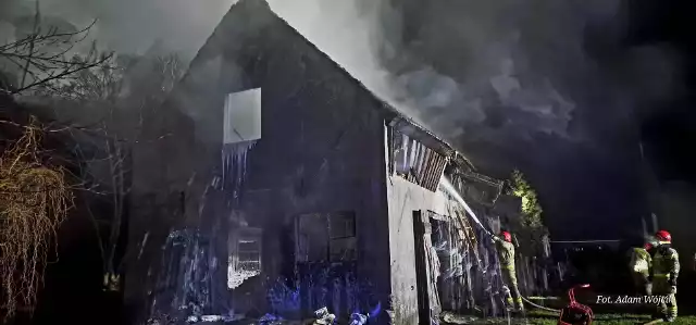 Do pożaru doszło w nocy z czwartku na piątek w miejscowości Gościnko w gminie Karlino.