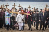 Droga Krzyżowa brzegiem Morza. Za wstawiennictwem św. Jana Pawła II o pokój na świecie. "Każdy ma swoje Westerplatte"