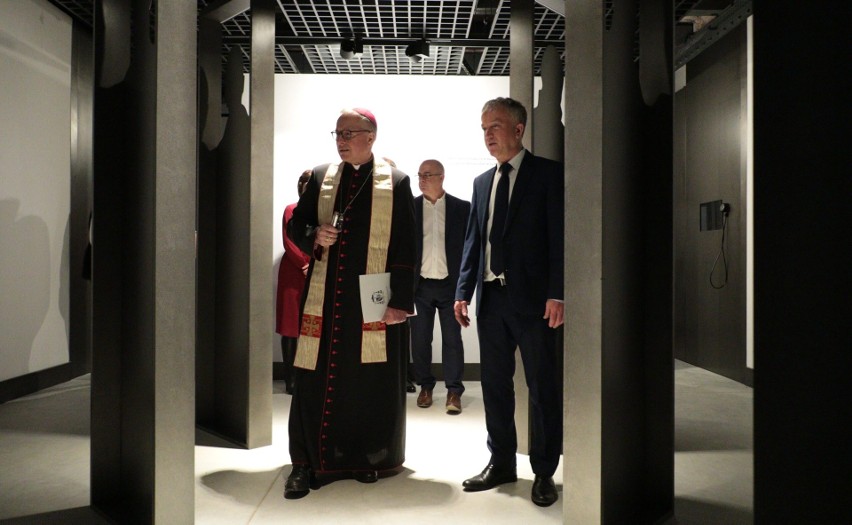 Muzeum Żołnierzy Wyklętych w Ostrołęce. Biskup zwiedził placówkę 27.02.2022 i poświęcil ją. Zdjęcia
