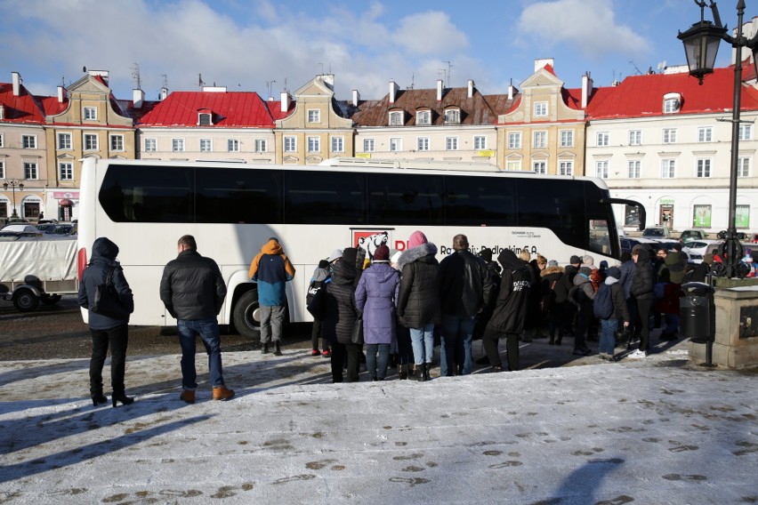 „Bezpieczny autokar - ferie 2022”. Minister Czarnek i Główny Inspektor Transportu Drogowego apelowali o bezpieczne spędzanie czasu wolnego
