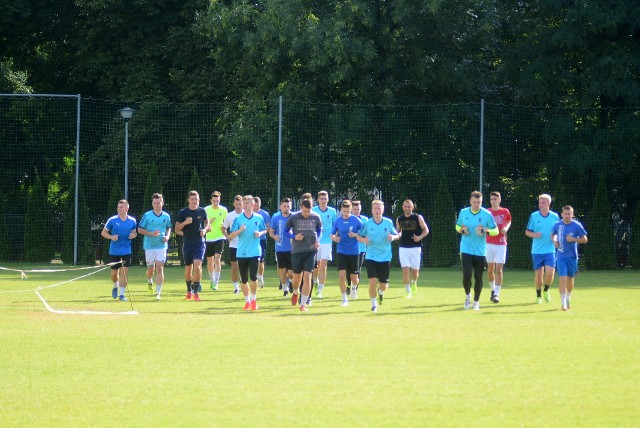 Piłkarze Broni Radom rozpoczęli we wtorek, 10 lipca, przygotowania do sezonu 2018/19 w trzeciej lidze.