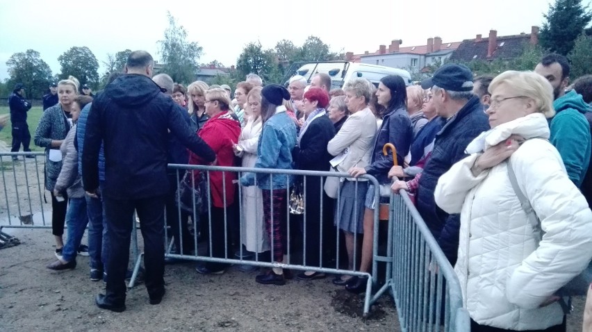 Pomimo zapowiedzi o odwołaniu protestów przeciwko...