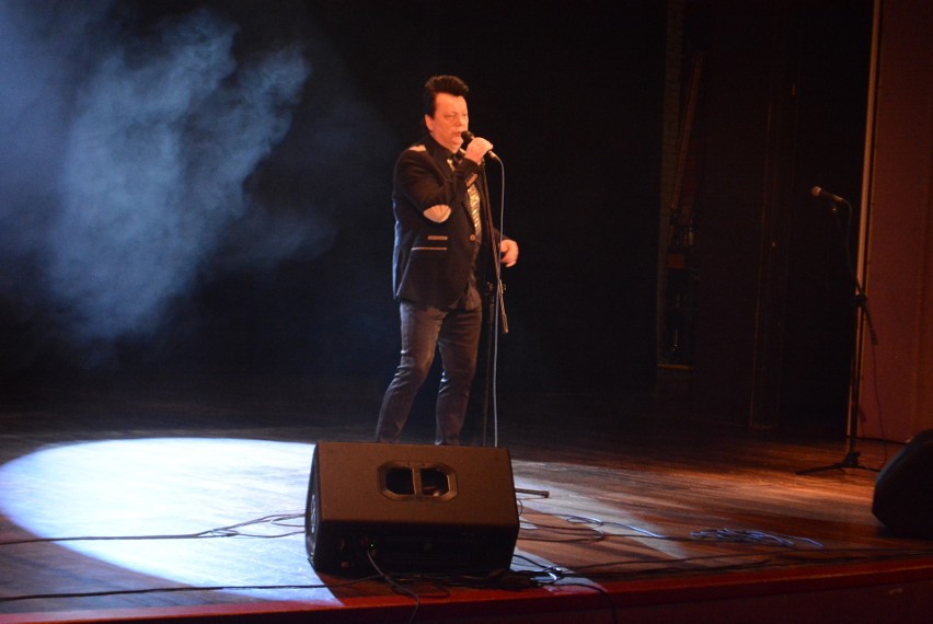 "Polski Elvis" zaśpiewał dla pań w Miejskim Centrum Kultury w Skarżysku (ZDJĘCIA) 
