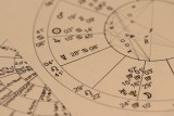 Taki będzie 2021 rok według astrologów. Zobacz, co mówią teraz wróżki i wróżbici [lista]