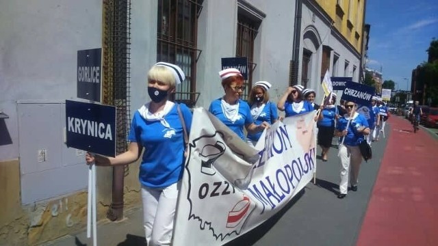 Pielęgniarki podczas czerwcowego protestu w Krakowie. 11 września znów wyjdą na ulice. Będą protestować w Warszawie