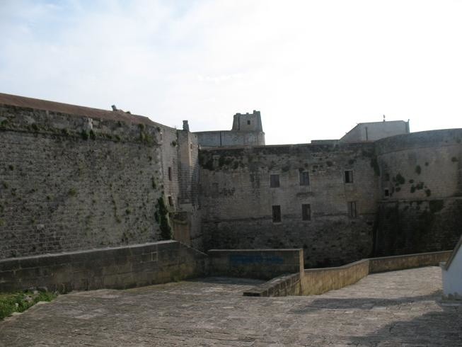 Twierdze zbudowano w XV wieku w miejscu starszej warowni