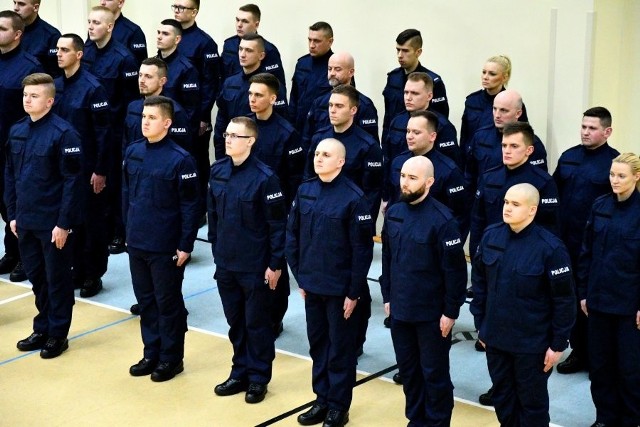 W piątek w Oddziale Prewencji Policji w Białymstoku odbyło się uroczyste ślubowanie nowych funkcjonariuszy przyjętych do służby w podlaskim garnizonie Policji.