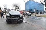 Nowy Sącz wypadek. Trzy poszkodowane osoby w zderzeniu na skrzyżowaniu ul. Zygmuntowskiej i al. Batorego [ZDJĘCIA]